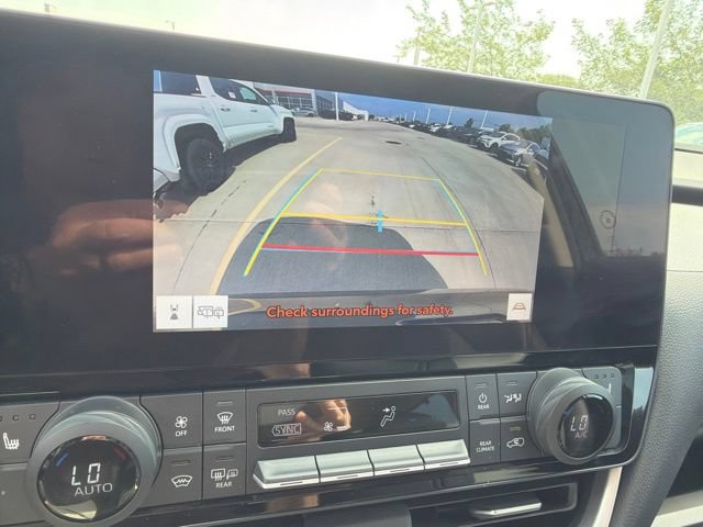 Used 2024 Toyota Grand Highlander AWD image 6