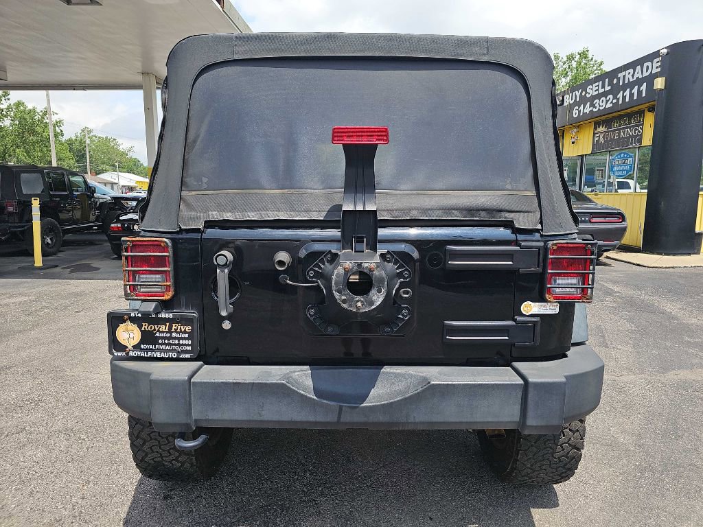 Used 2014 Jeep Wrangler Unlimited Rubicon w/ Connectivity Group image 16