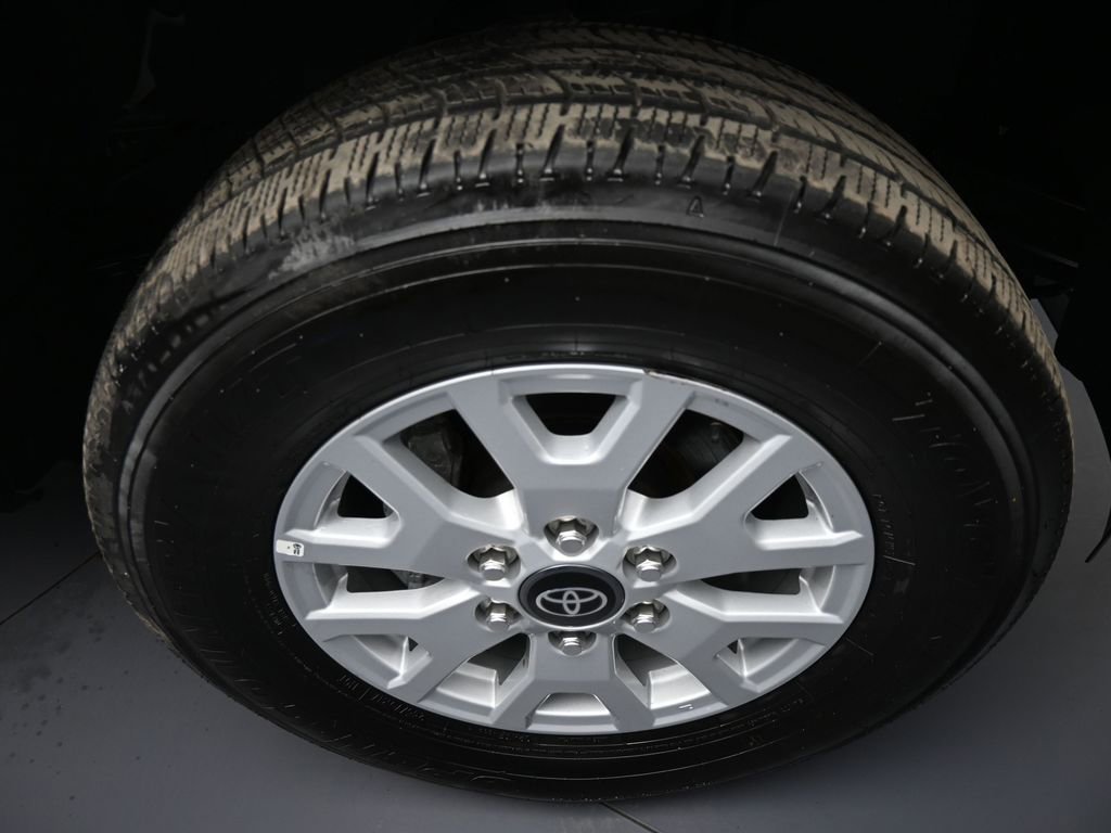 Certified 2024 Toyota Tacoma SR5 image 13
