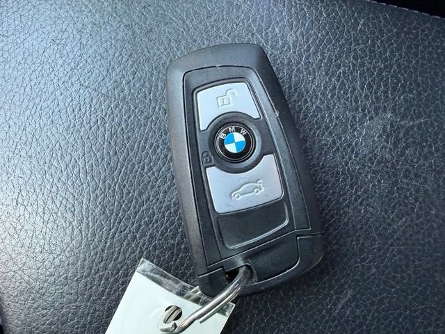 Used 2014 BMW 320i xDrive Sedan AWD/4WD image 16