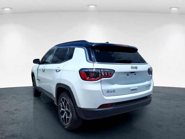 Used 2025 Jeep Compass Limited AWD/4WD image 18