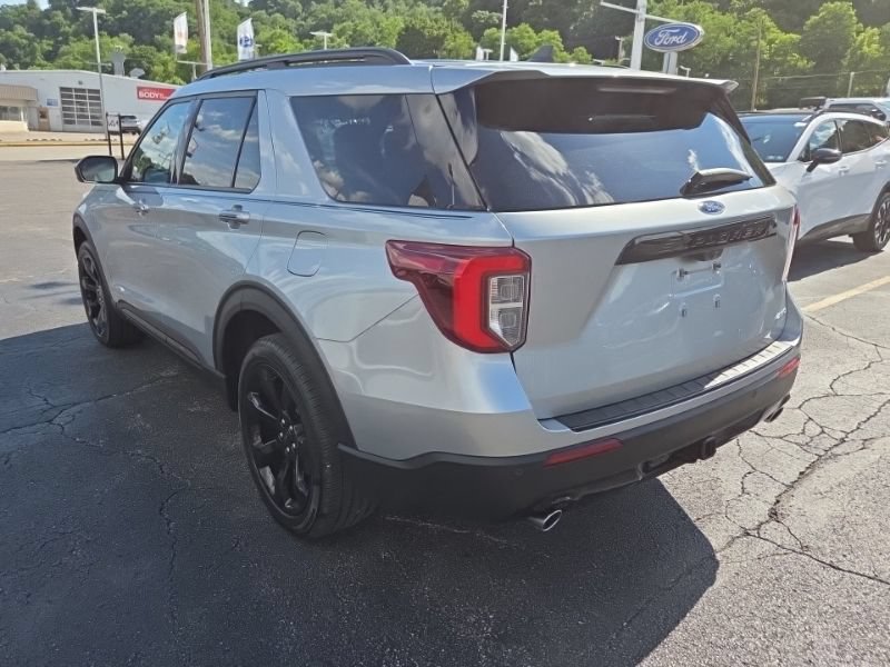 Used 2023 Ford Explorer ST-Line w/ Class IV Trailer Tow Package AWD/4WD image 5