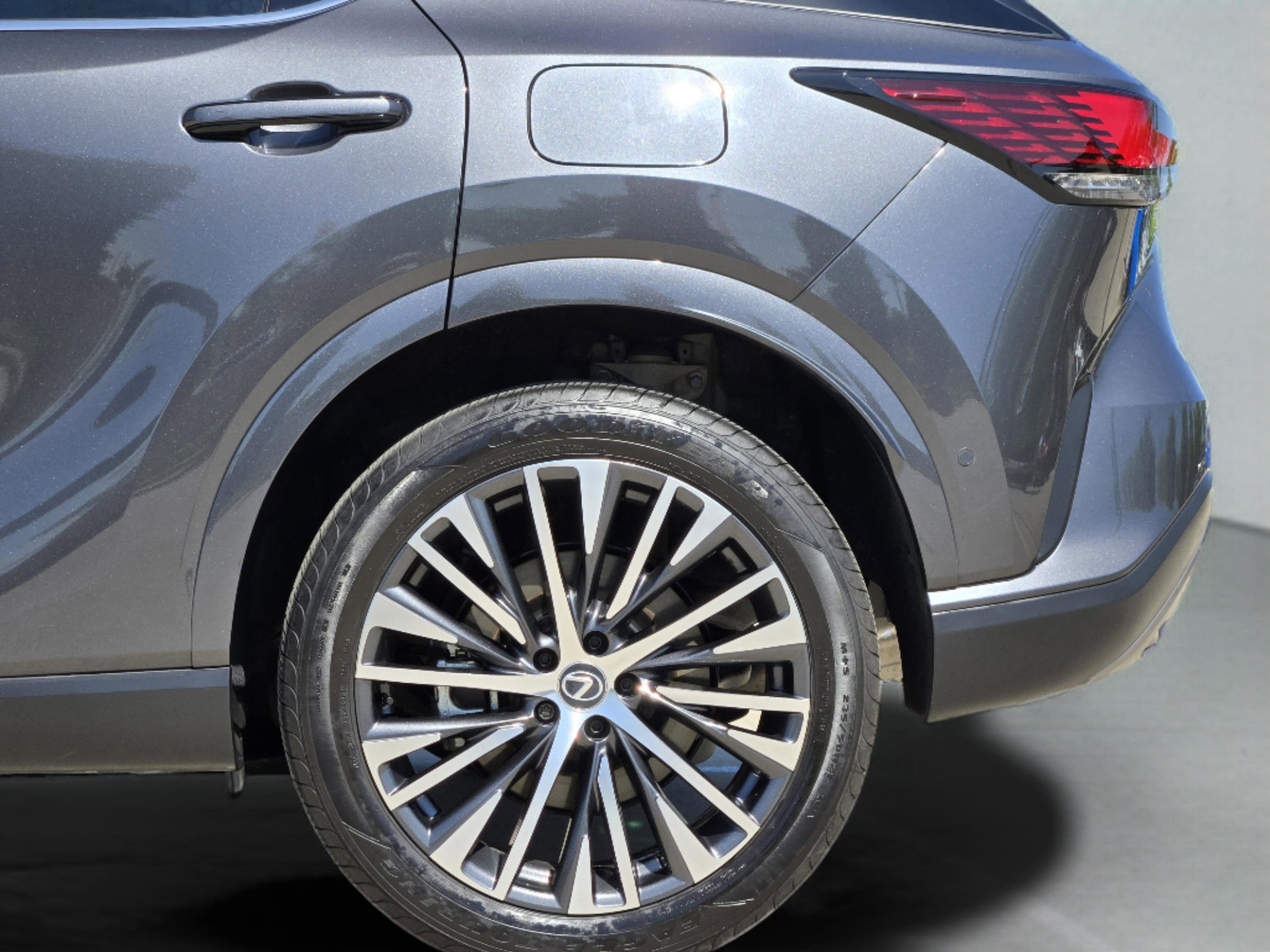 Used 2024 Lexus RX 350 Premium Plus w/ Convenience Package image 36