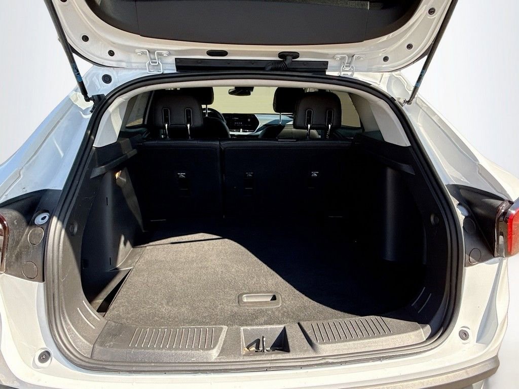 Used 2024 Chevrolet Trax LT image 12