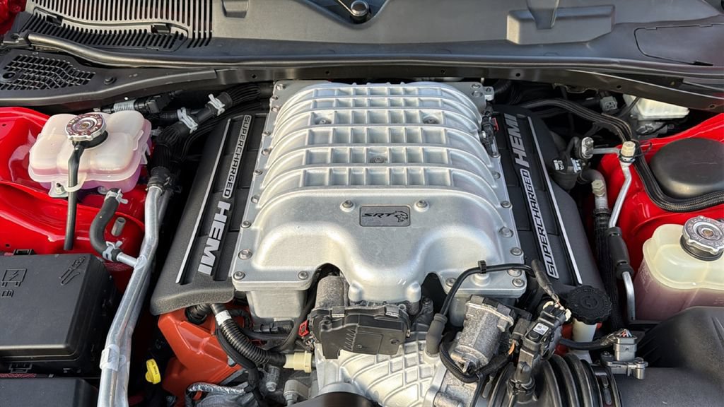 Used 2016 Dodge Challenger SRT Hellcat RWD image 28