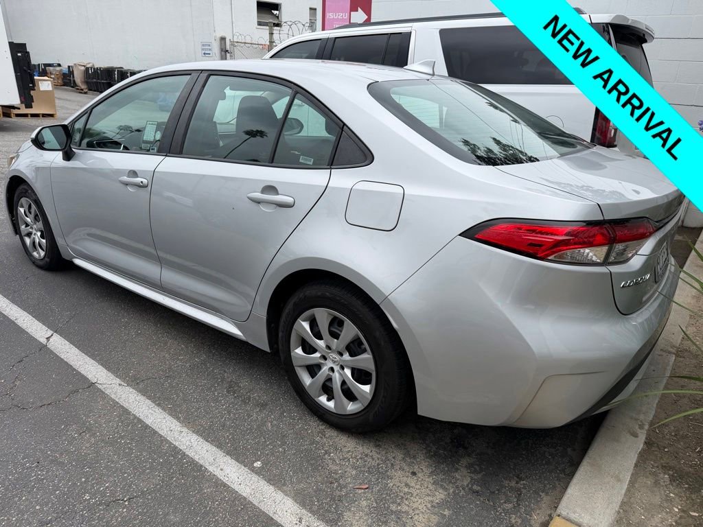 Used 2021 Toyota Corolla LE FWD image 4