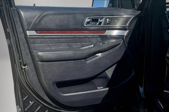 Used 2019 Ford Explorer Platinum AWD/4WD image 20