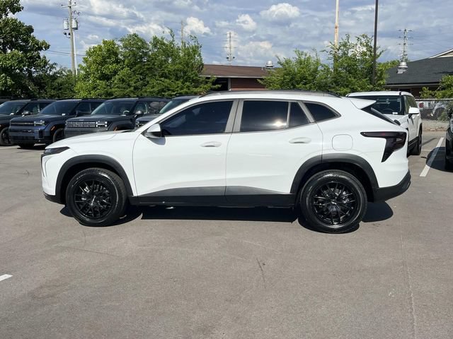 Used 2024 Chevrolet Trax LT w/ Driver Confidence Package FWD image 8