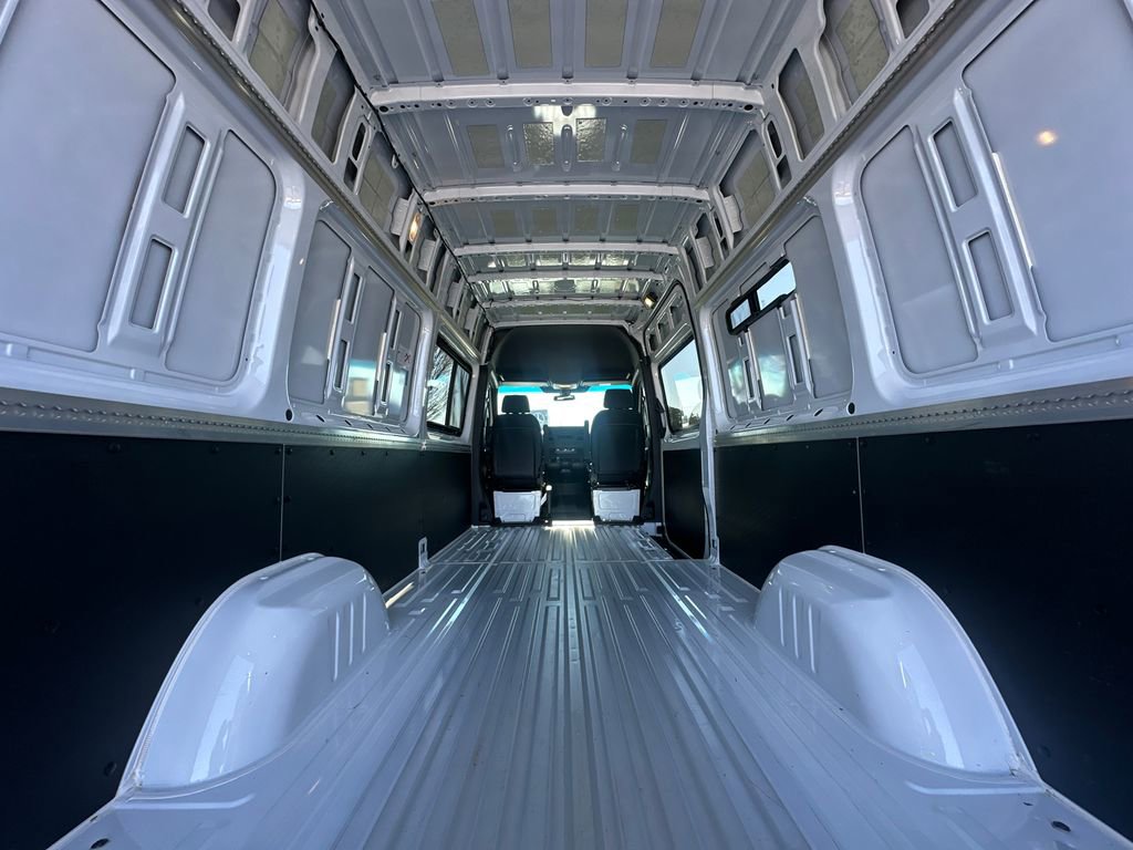Used 2023 Mercedes-Benz Sprinter 2500 image 19