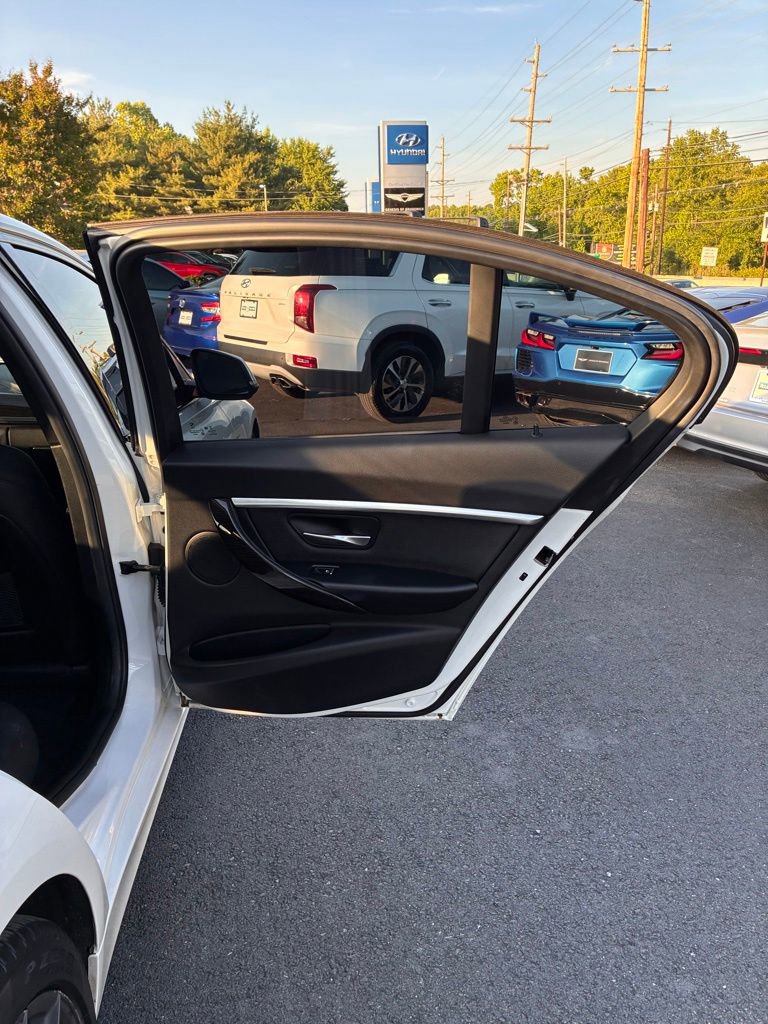 Used 2018 BMW 330i xDrive Sedan AWD/4WD image 45