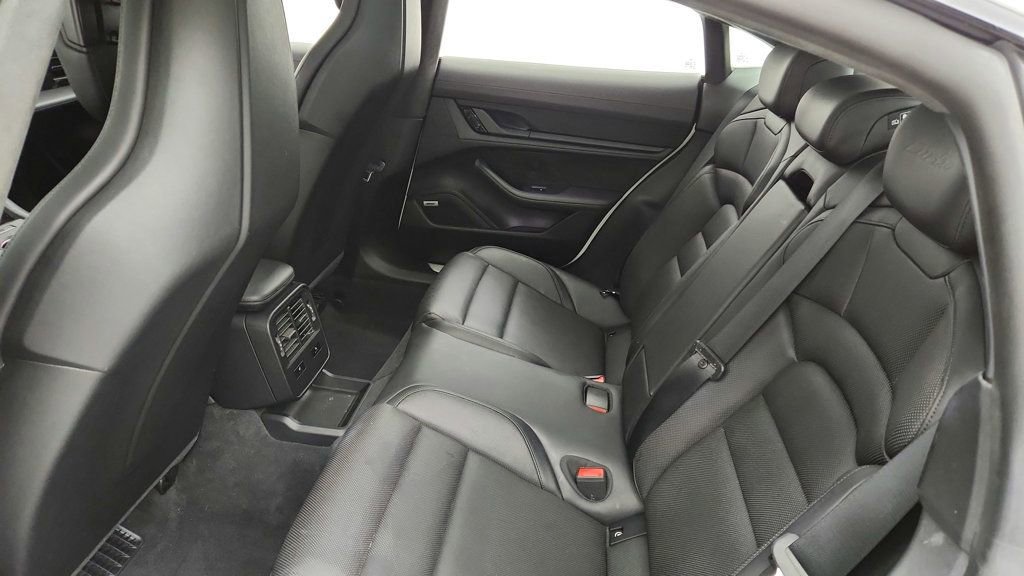 Used 2020 Porsche Taycan image 22