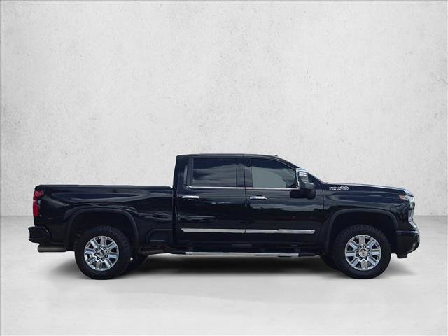 Used 2024 Chevrolet Silverado 3500 High Country w/ Technology Package AWD/4WD image 4