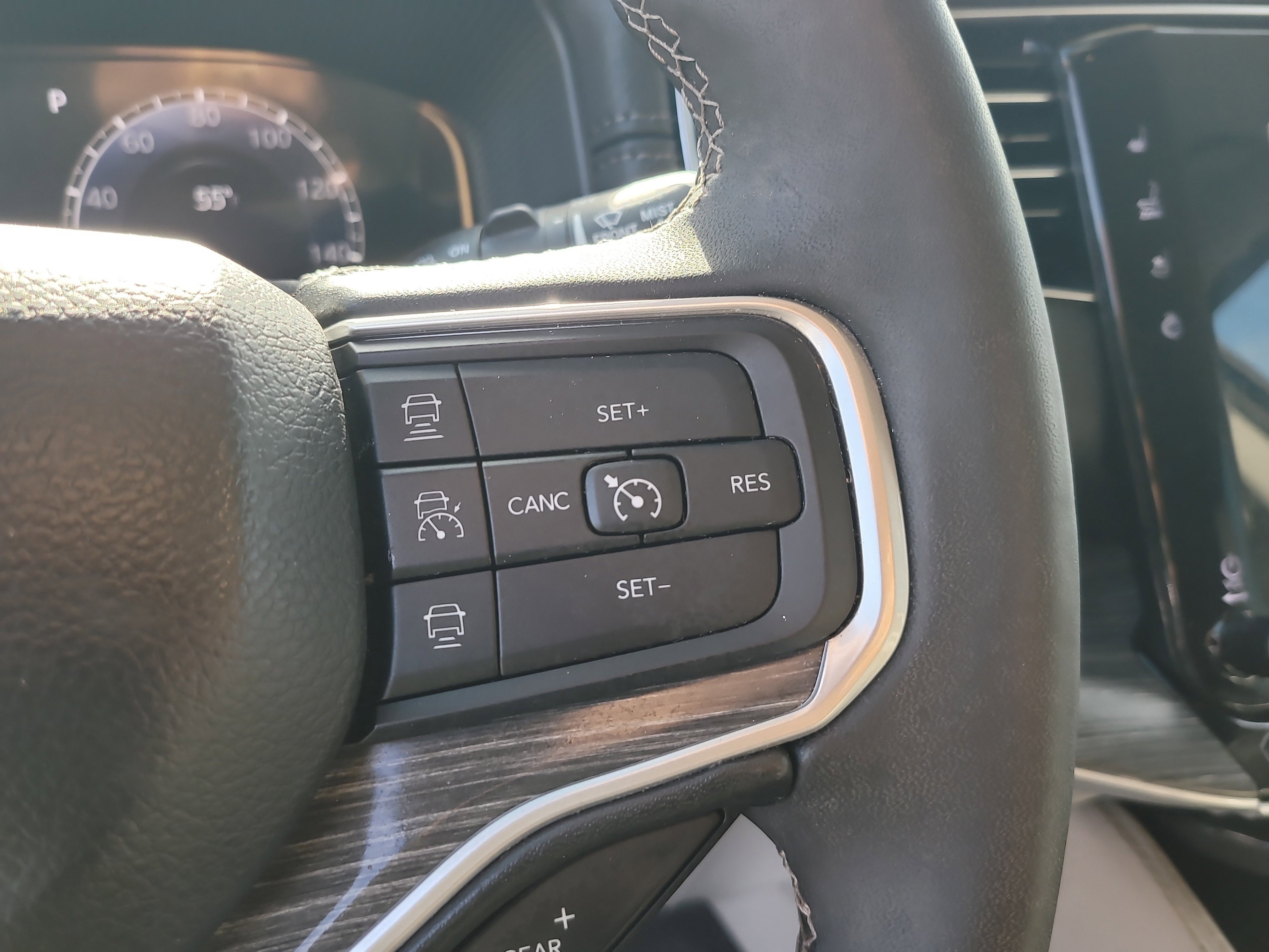 Used 2024 Jeep Wagoneer L Series II w/ Flexible Seating Group image 28