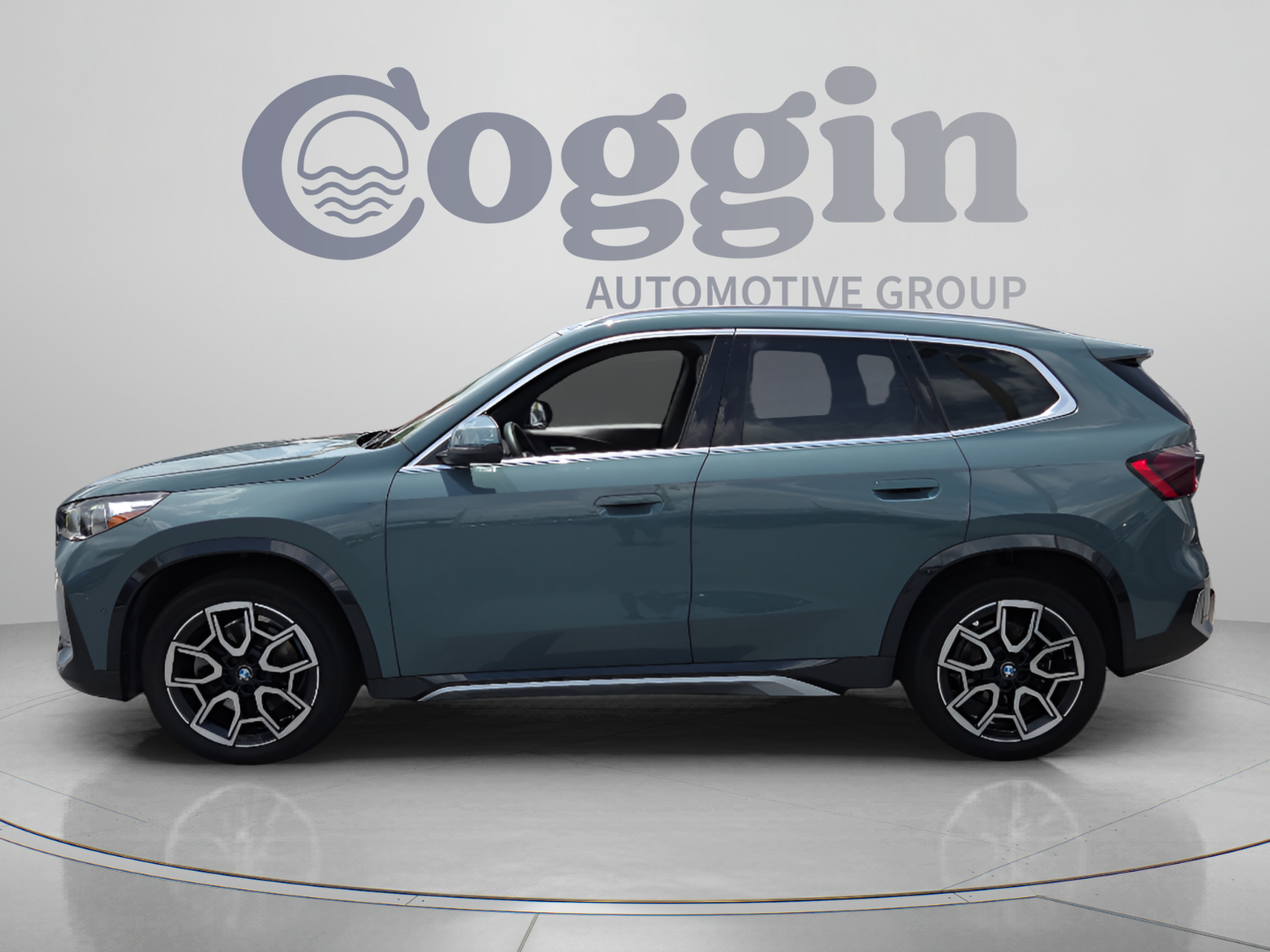 Used 2025 BMW X1 xDrive28i w/ Technology Package AWD/4WD image 2