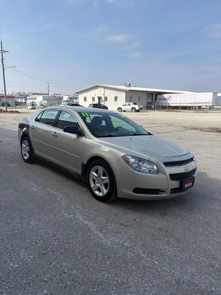 Used 2011 Chevrolet Malibu LS image 2