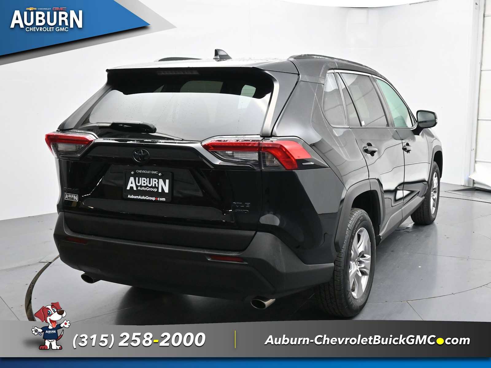 Used 2022 Toyota RAV4 XLE image 4
