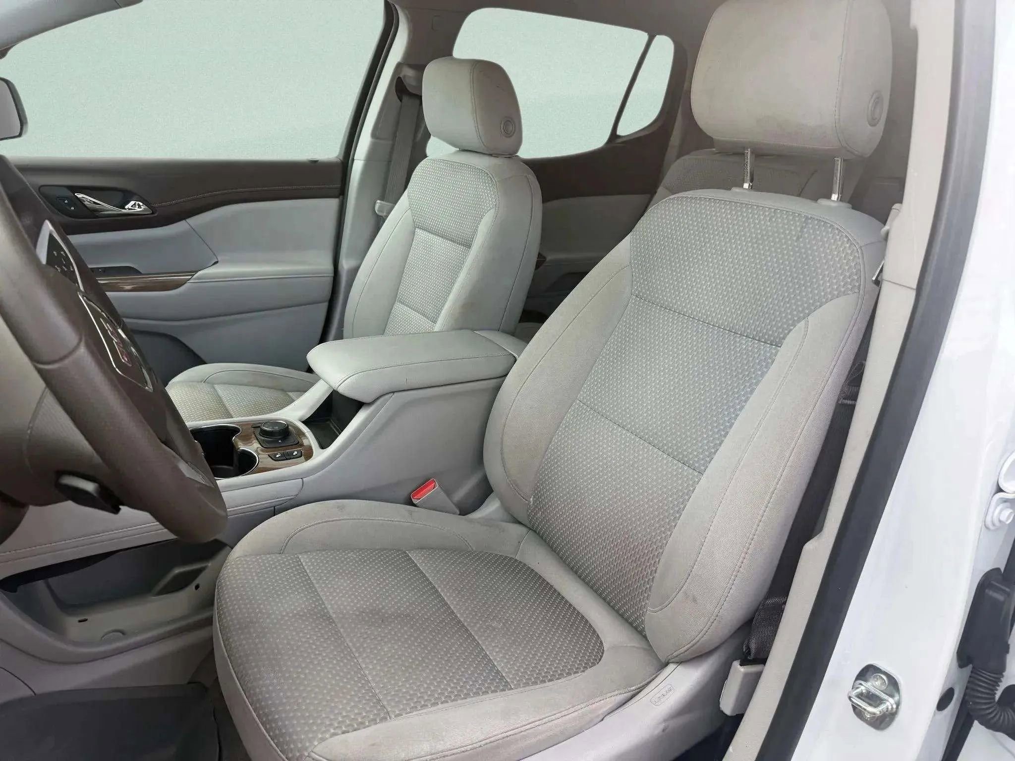 Used 2023 GMC Acadia SLE w/ Driver Convenience Package image 13