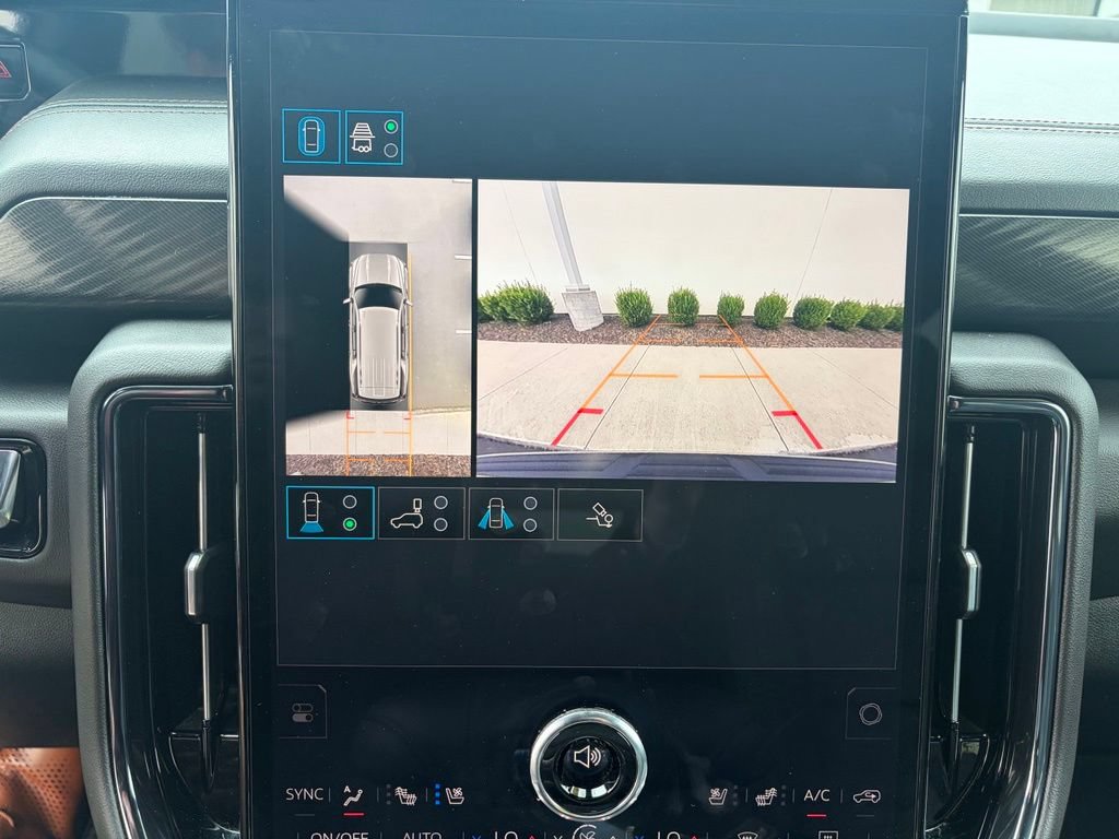 Used 2025 GMC Yukon AT4 AWD/4WD image 10