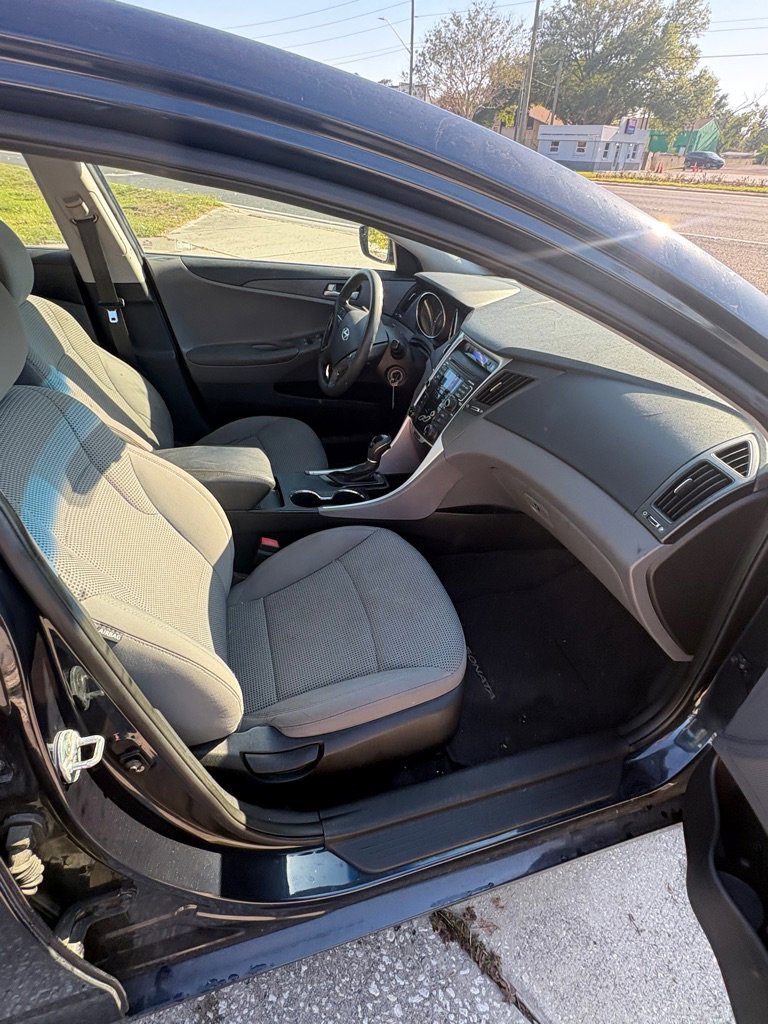 Used 2011 Hyundai Sonata GLS FWD image 4