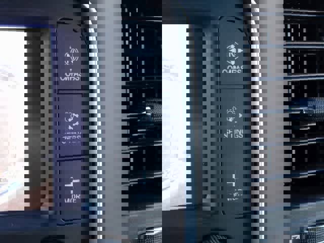 Used 2022 RAM 1500 Classic SLT image 25