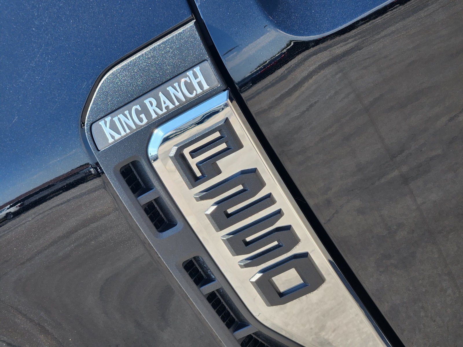 Used 2024 Ford F250 King Ranch w/ Chrome Package AWD/4WD image 11