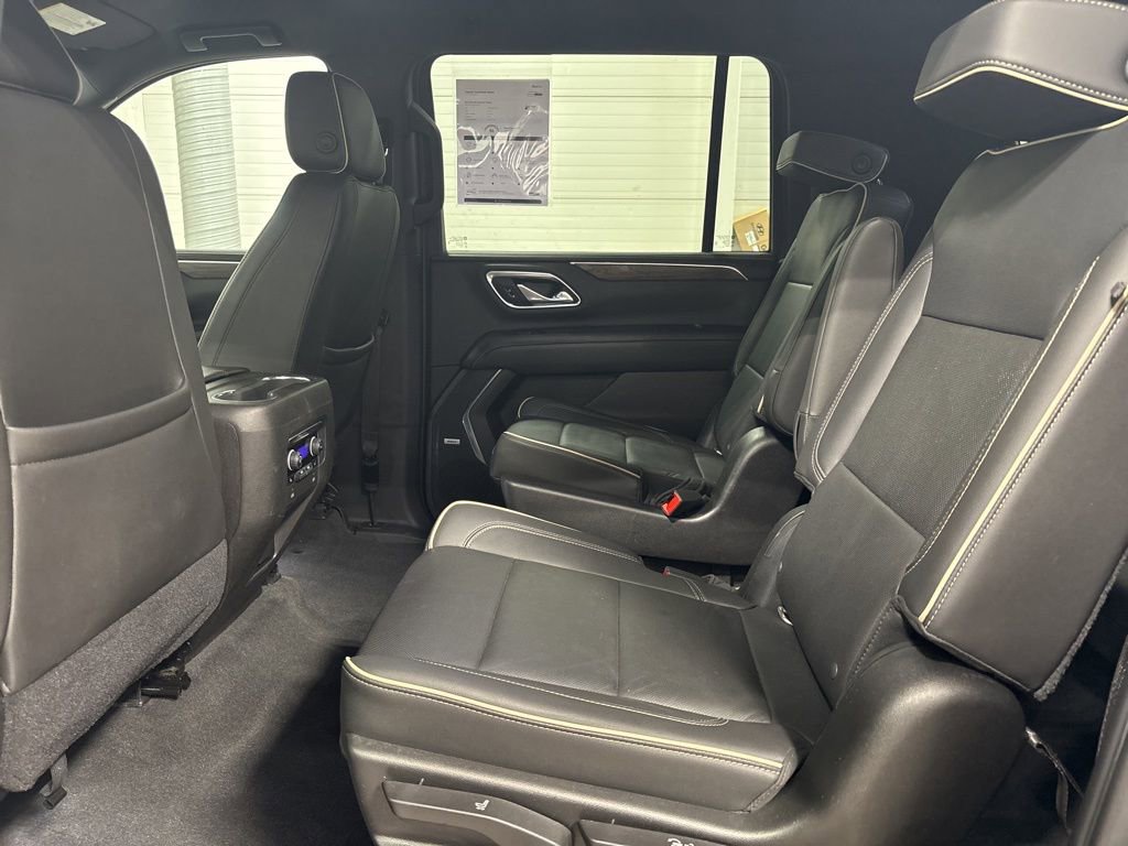 Used 2021 Chevrolet Suburban Premier image 25