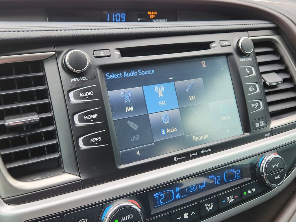 Used 2018 Toyota Highlander XLE image 14