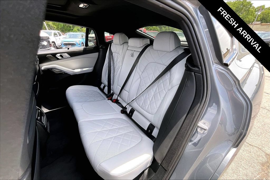 Used 2024 BMW X6 xDrive40i w/ Executive Package AWD/4WD image 6
