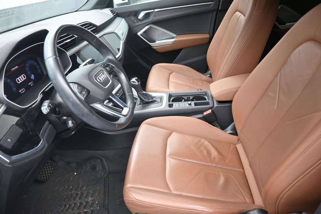 Used 2021 Audi Q3 2.0T Premium w/ Convenience Package AWD/4WD image 12