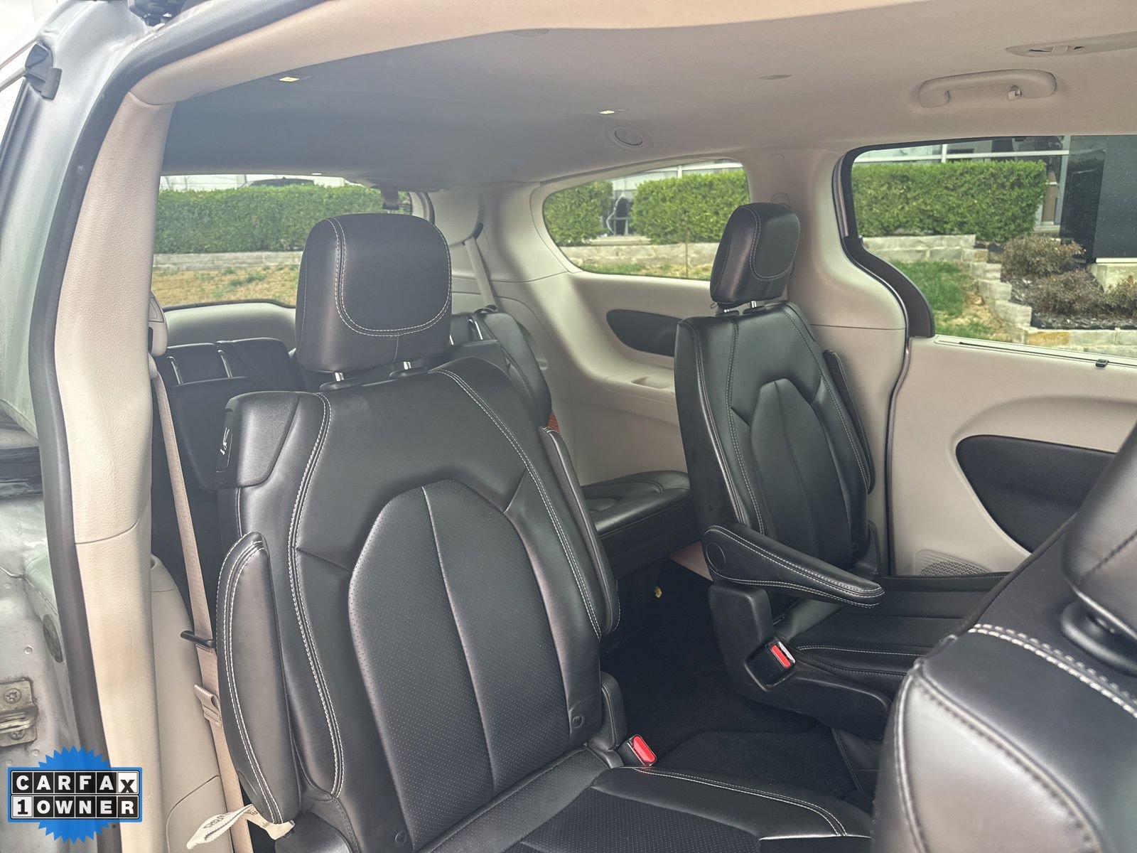Used 2024 Chrysler Pacifica Touring-L FWD image 30
