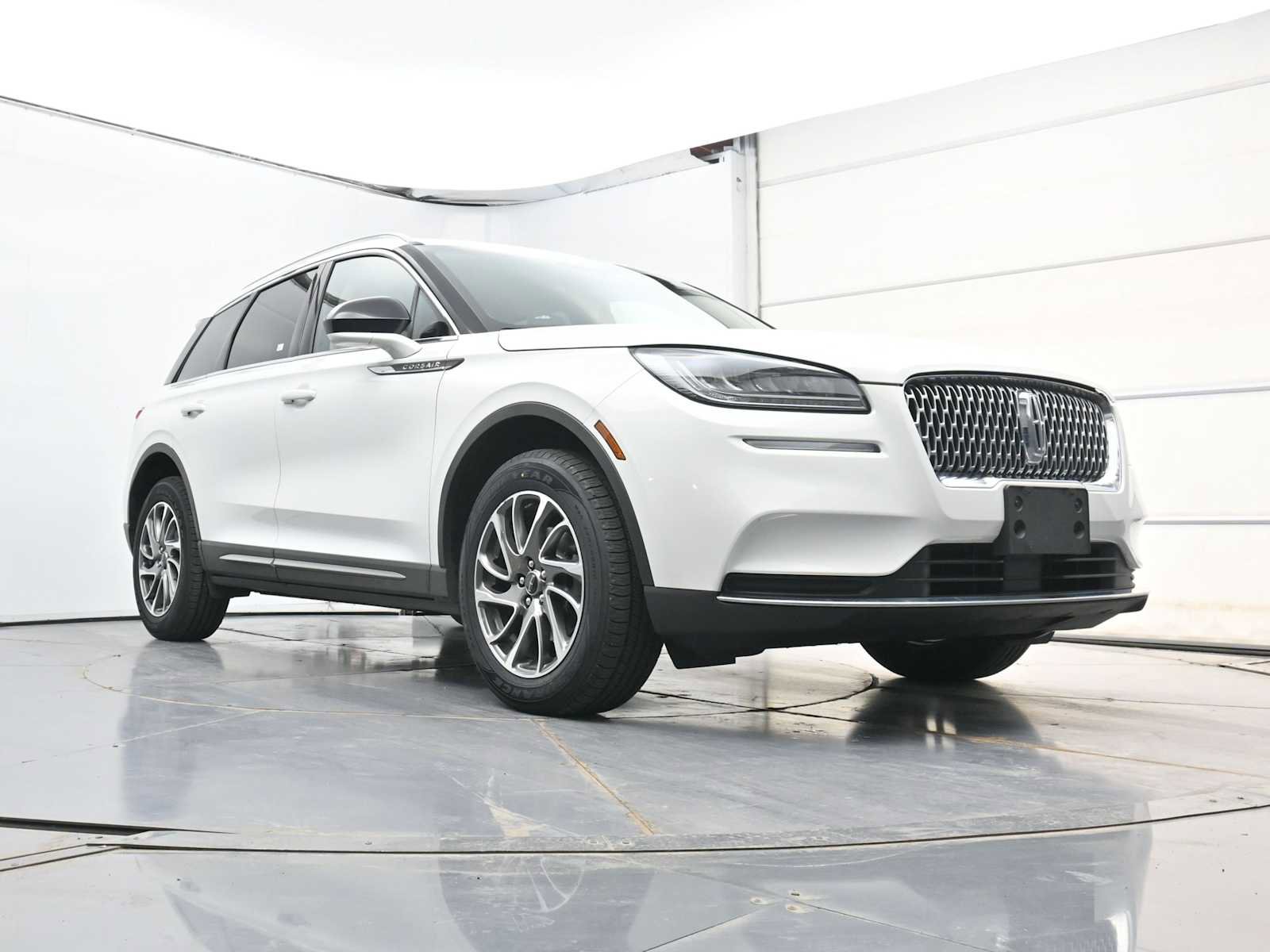 Used 2022 Lincoln Corsair AWD w/ Equipment Group 101A image 16