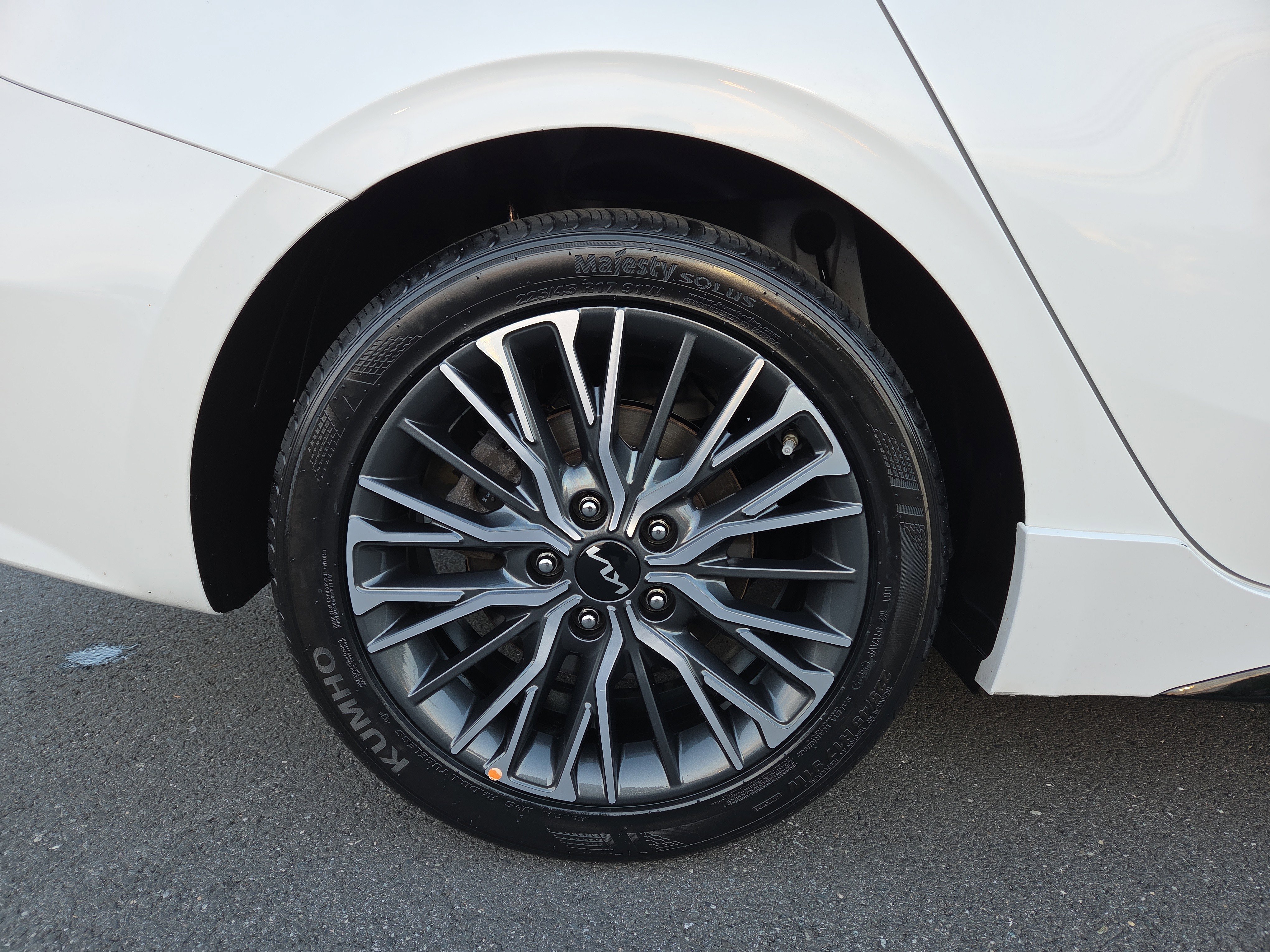 Certified 2024 Kia Forte GT-Line FWD image 11