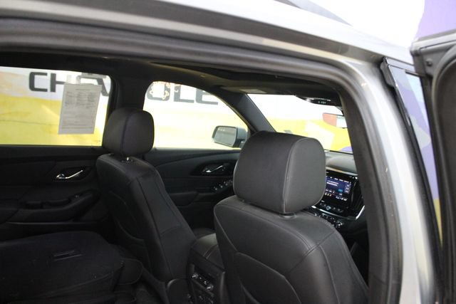 Used 2023 Chevrolet Traverse RS w/ LPO, Floor Liner Package AWD/4WD image 10
