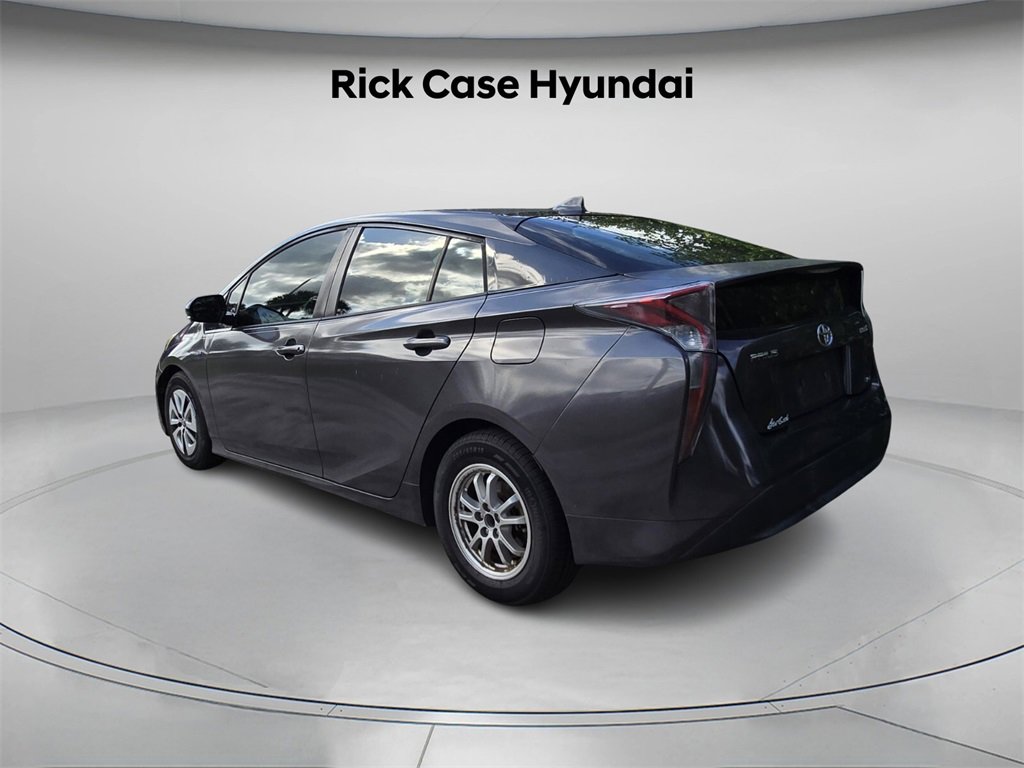 Used 2017 Toyota Prius Four image 4