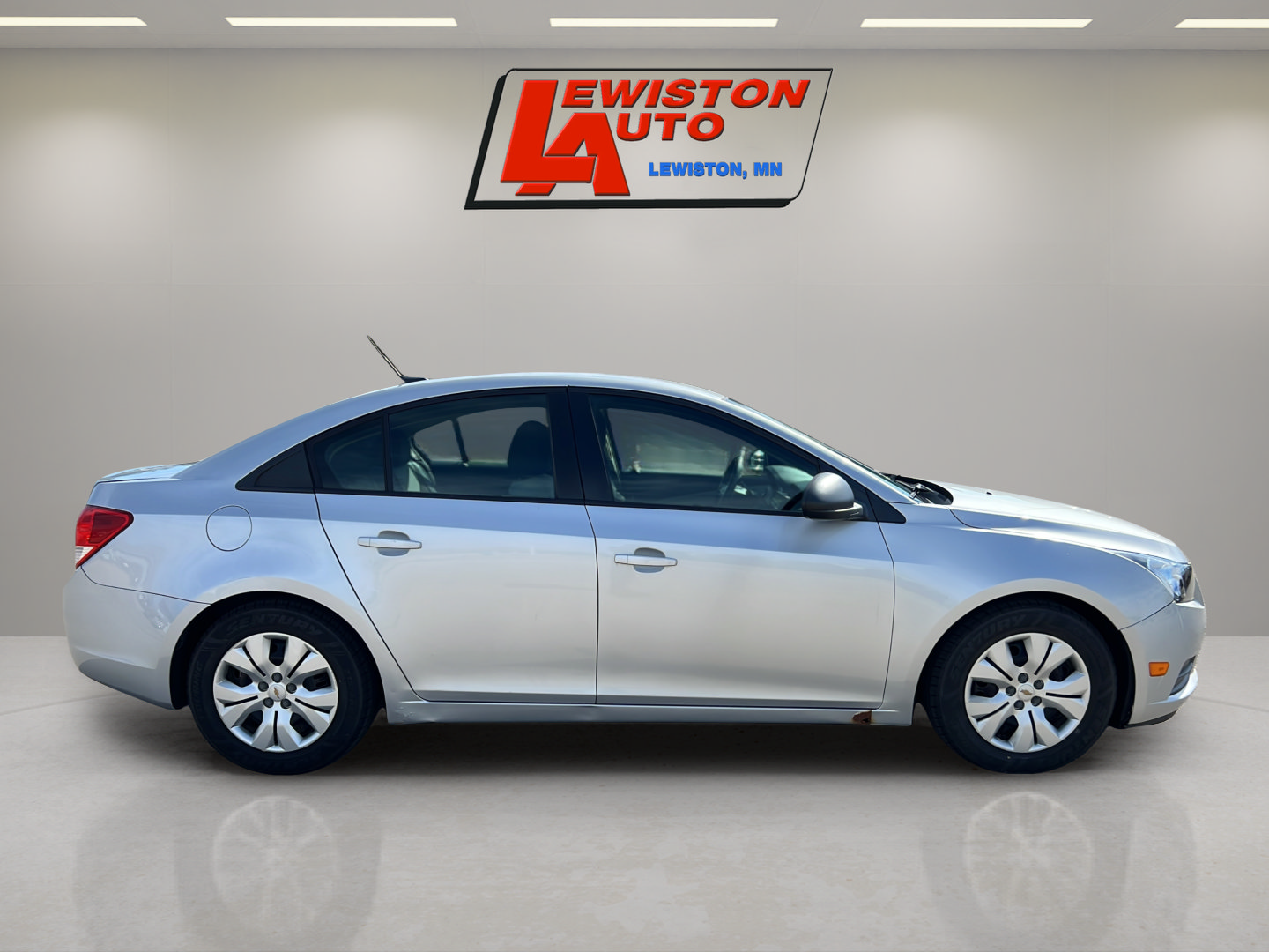 Used 2013 Chevrolet Cruze LS FWD image 13