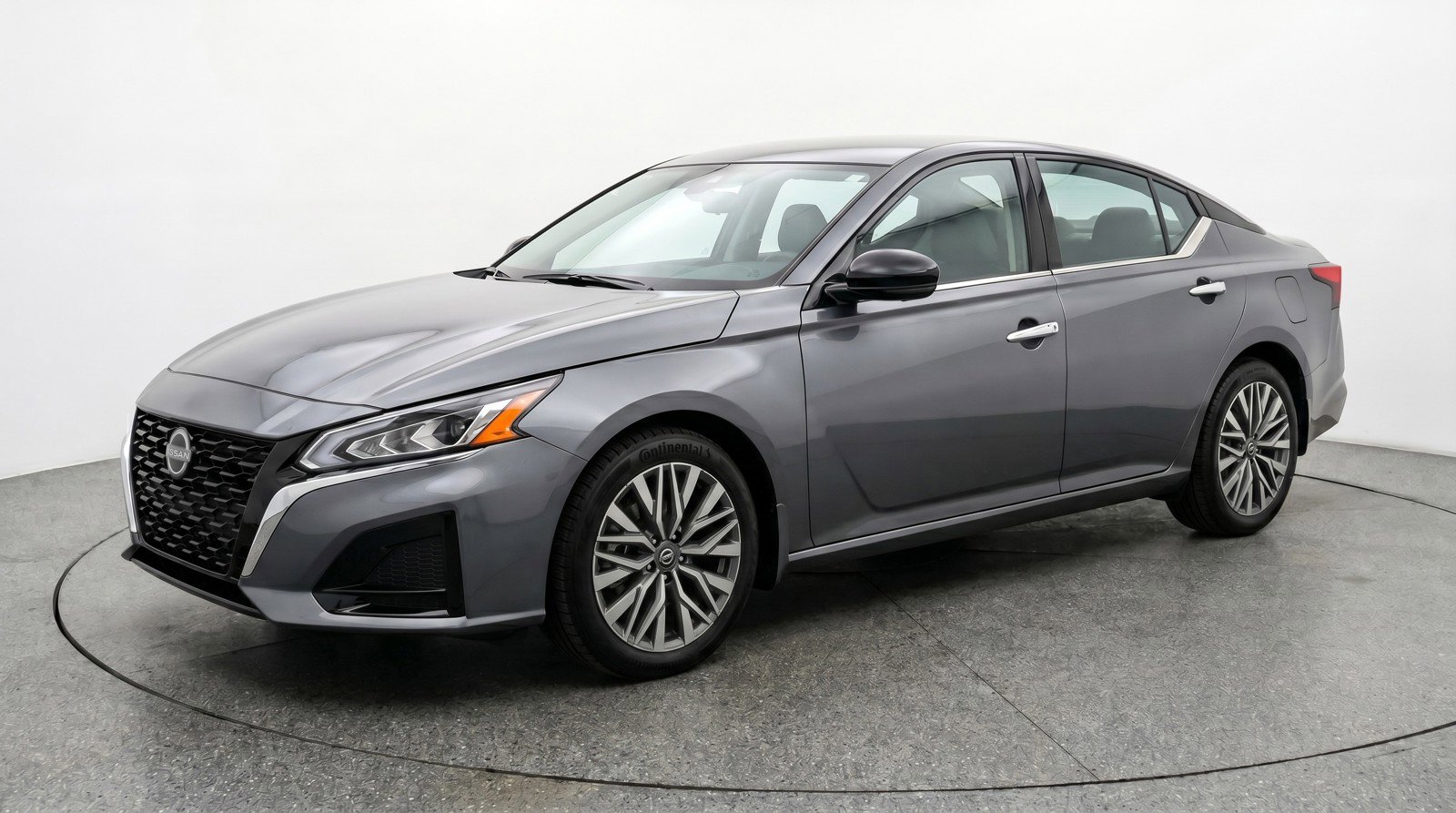 Used 2025 Nissan Altima 2.5 SV FWD image 3