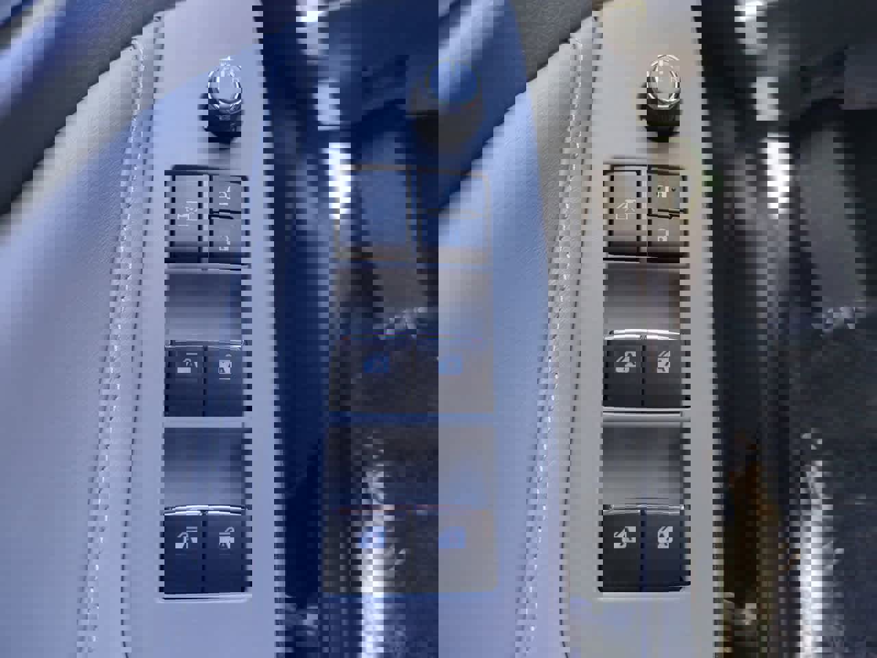 Certified 2021 Toyota Avalon XLE w/ Moonroof Package image 23