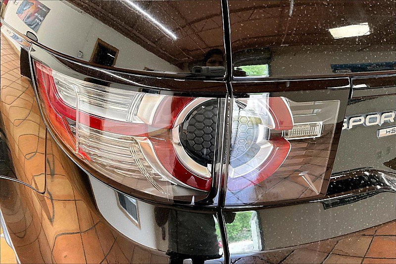 Used 2018 Land Rover Discovery Sport HSE image 29