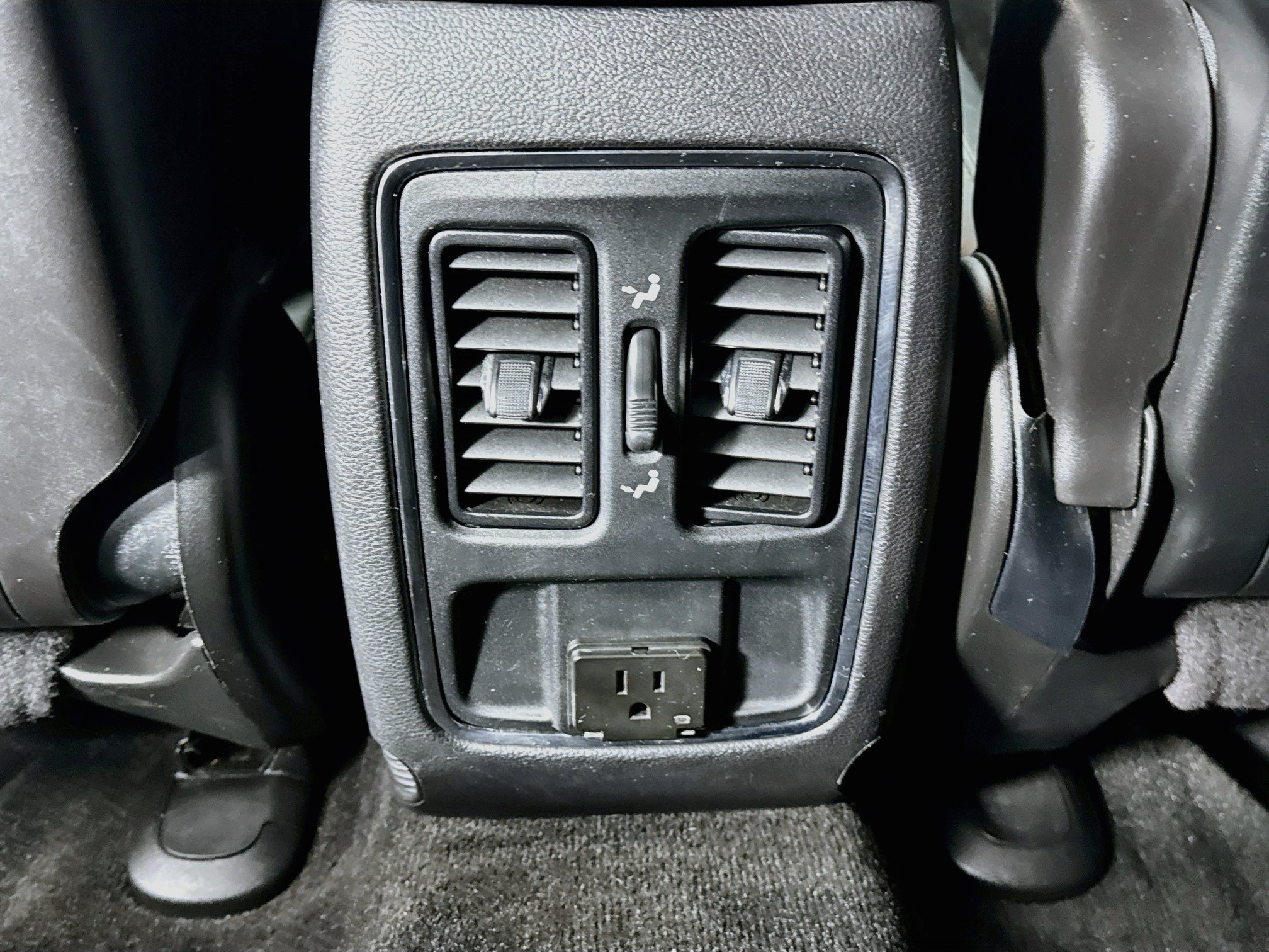 Used 2015 Jeep Grand Cherokee Altitude AWD/4WD image 27