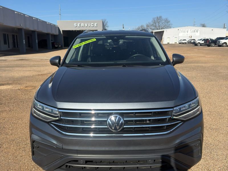 Used 2024 Volkswagen Tiguan SE image 8