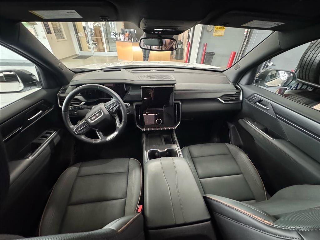 Used 2024 GMC Acadia AT4 w/ Luxury Package image 14