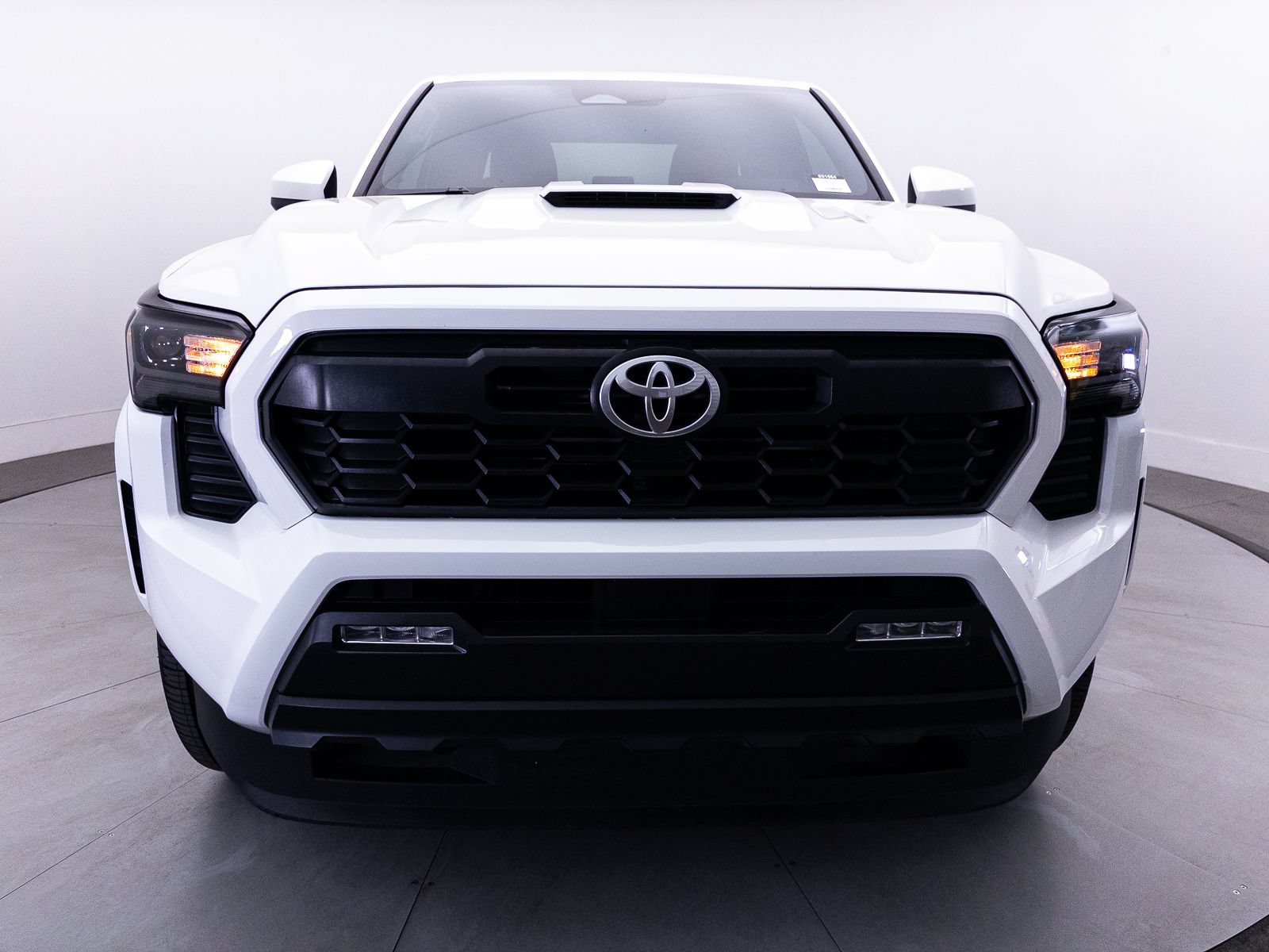 Used 2024 Toyota Tacoma TRD Sport AWD/4WD image 14