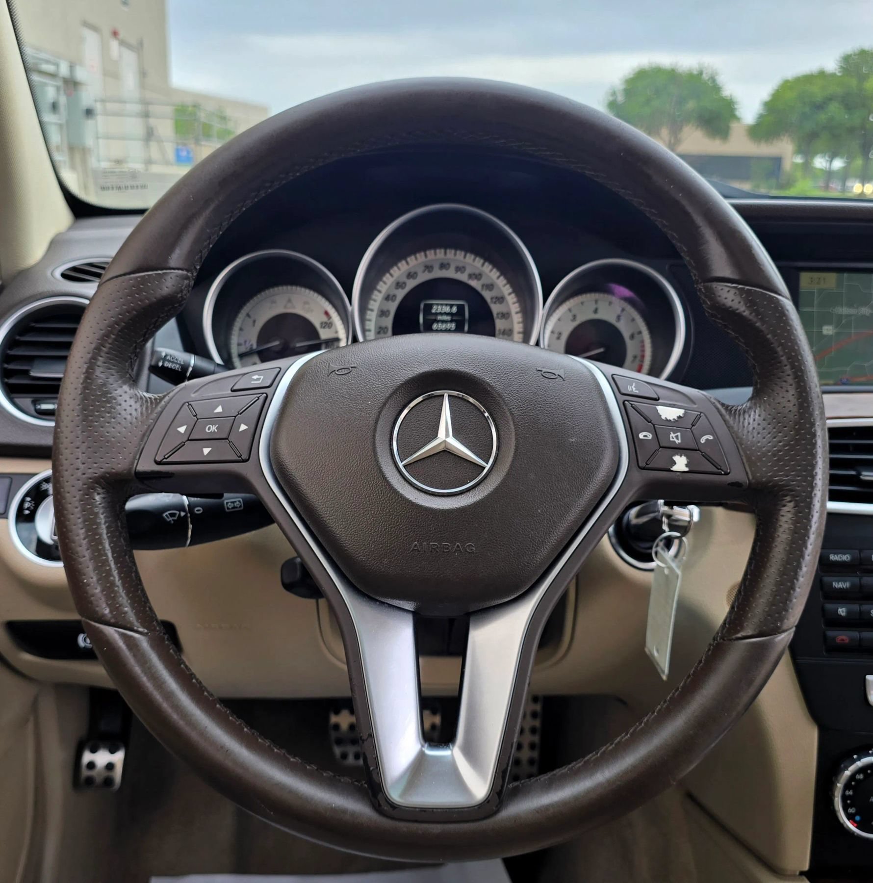 Used 2012 Mercedes-Benz C 250 Coupe image 27