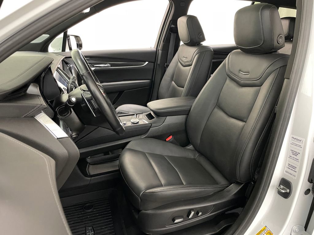 Used 2024 Cadillac XT6 Sport w/ Technology Package image 29