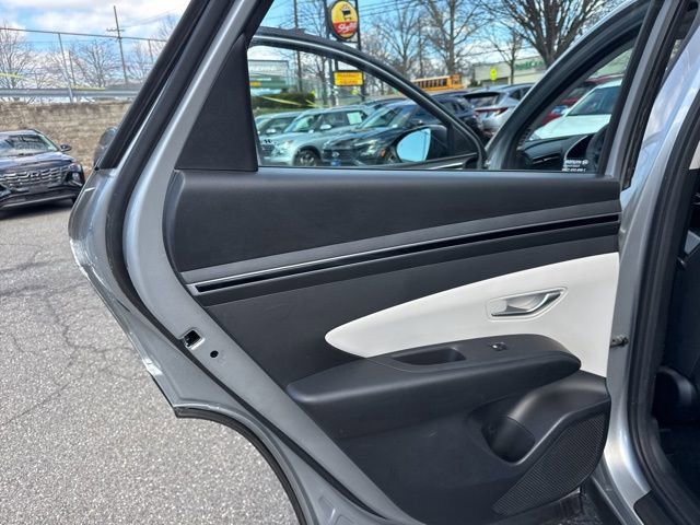 Used 2023 Hyundai Tucson SE image 29