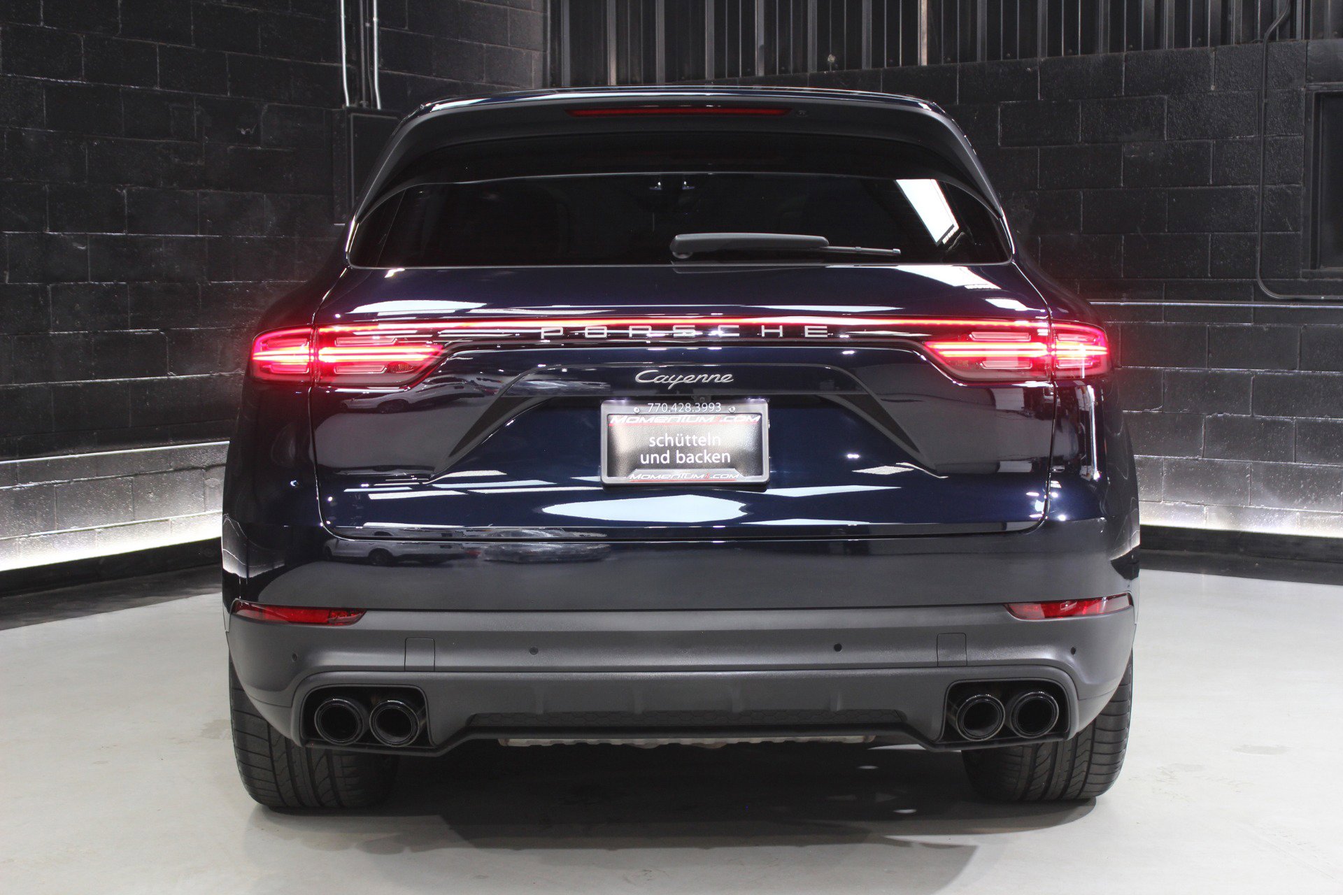 Used 2023 Porsche Cayenne Platinum Edition image 12