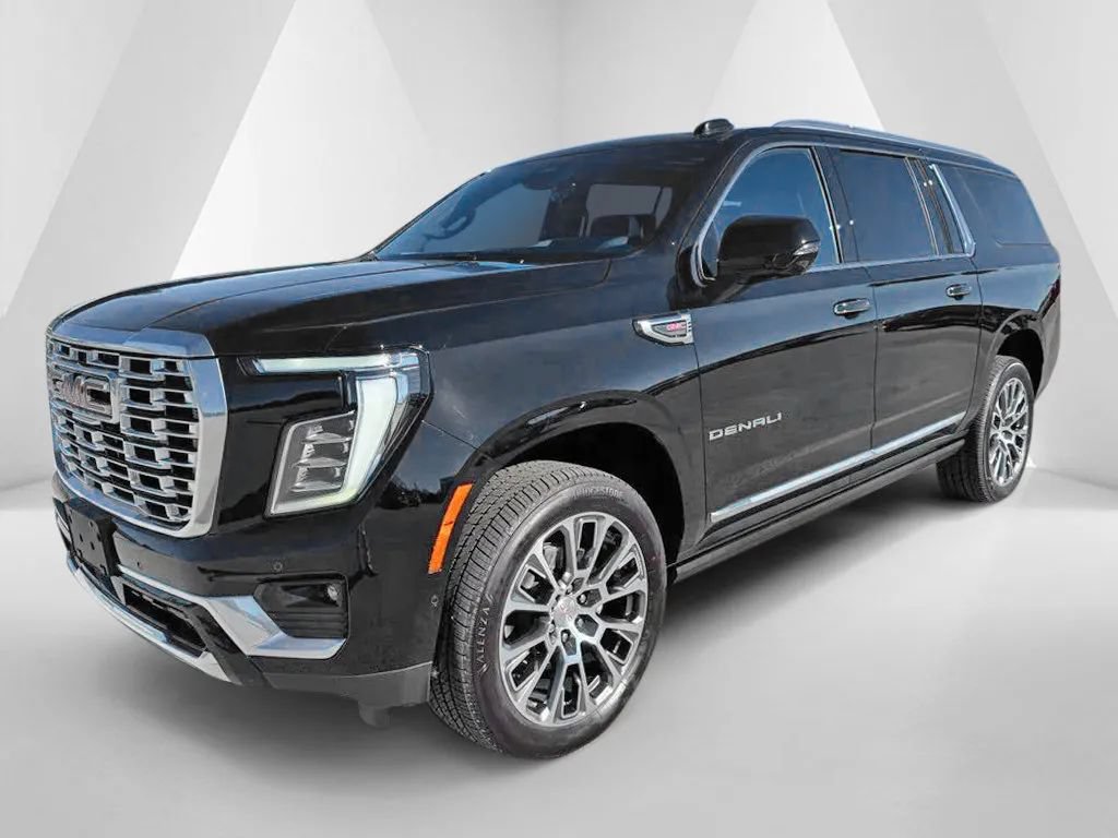 New 2026 GMC Yukon XL Denali w/ Denali Reserve Package AWD/4WD image 3