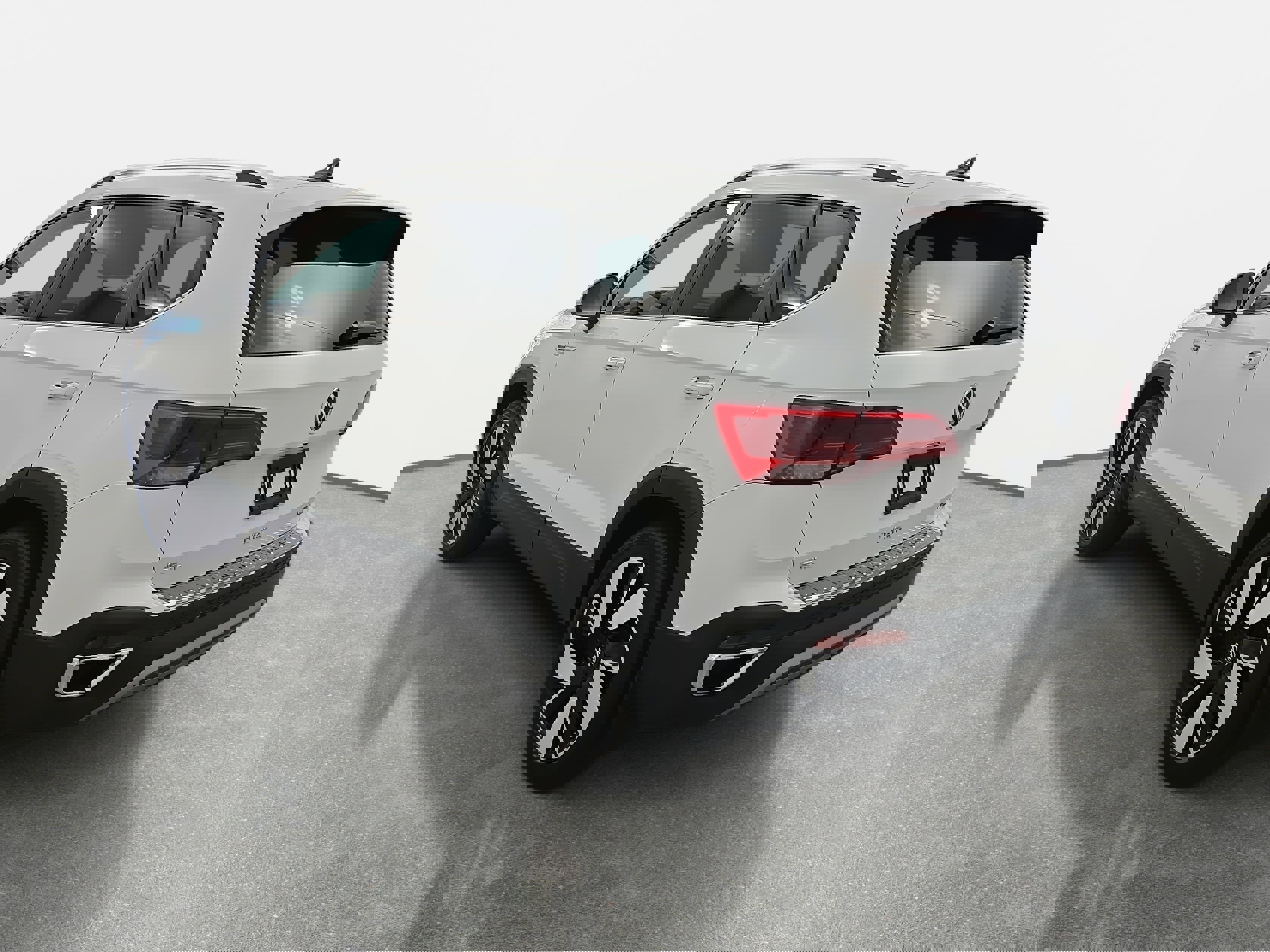 Certified 2024 Volkswagen Taos SEL image 5