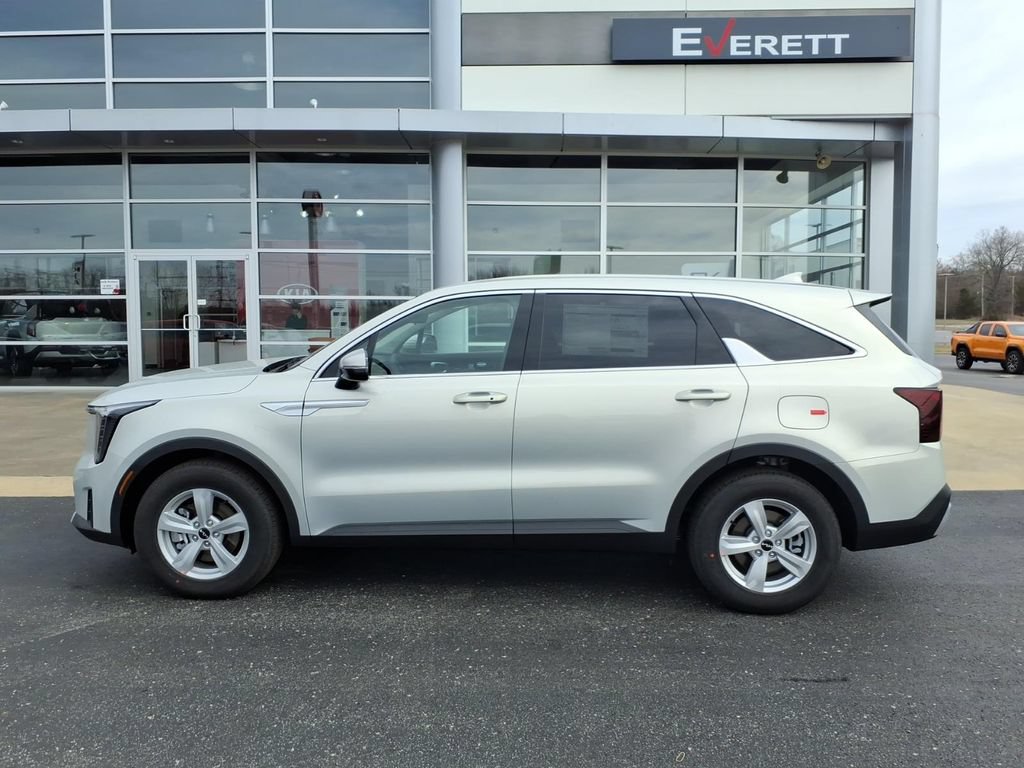 Used 2026 Kia Sorento LX FWD image 4