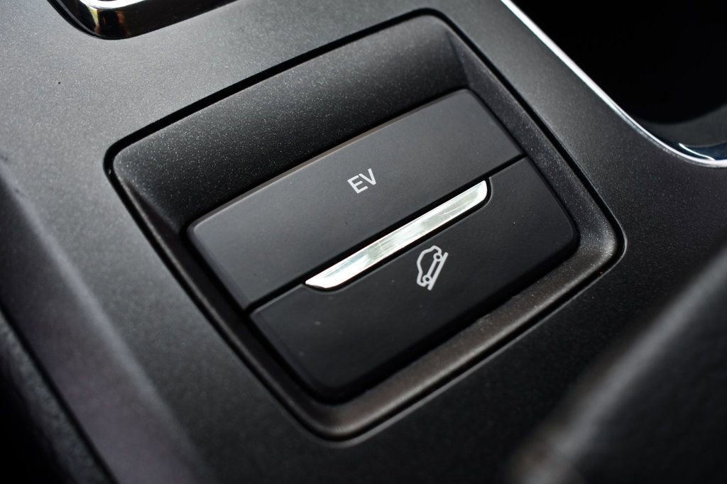 Used 2017 Ford Fusion Energi SE image 30